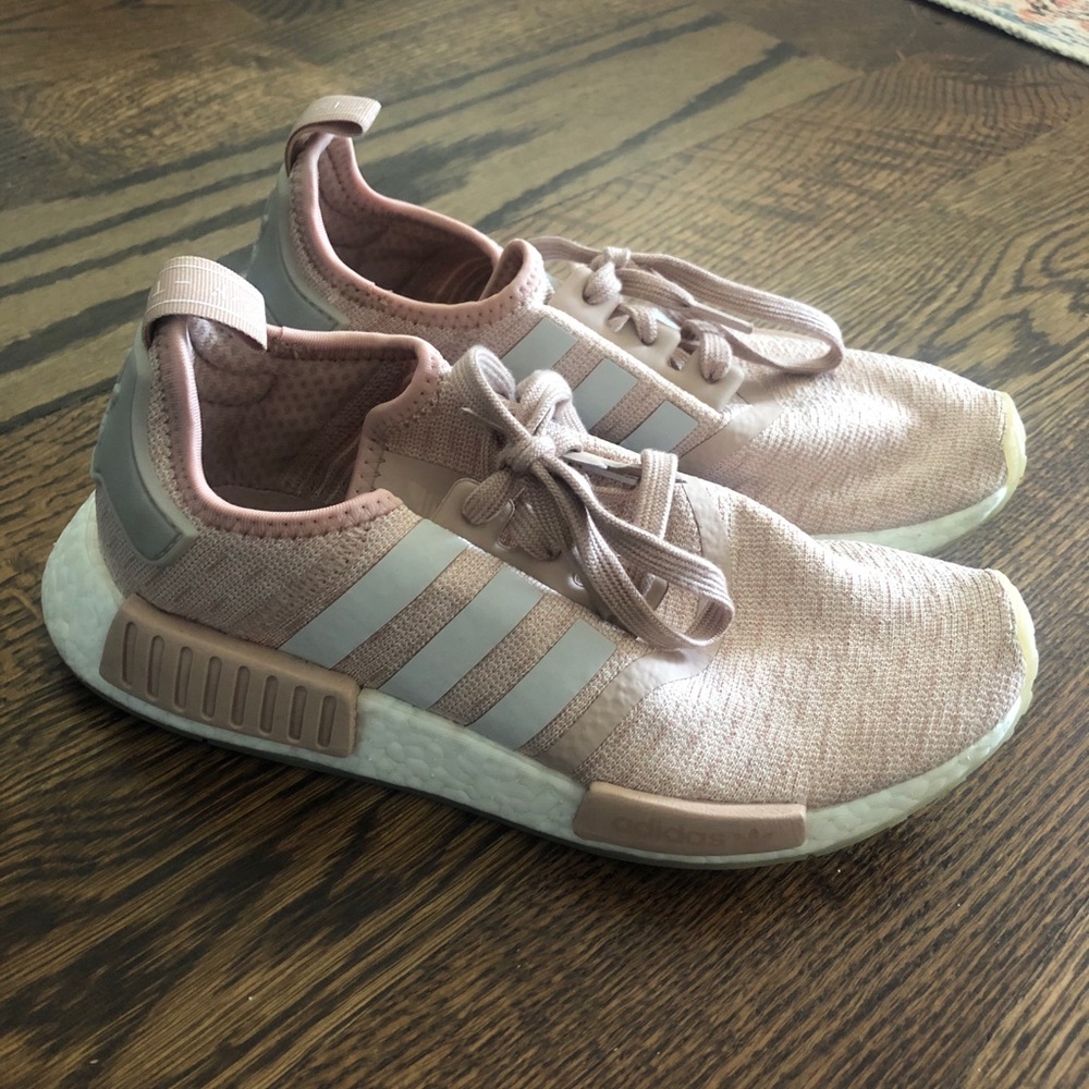 NEW Adidas NMD R1